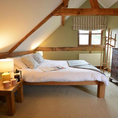 Wheelwright'S Barn Villa เฮลส์เวิร์ธ ภายนอก รูปภาพ