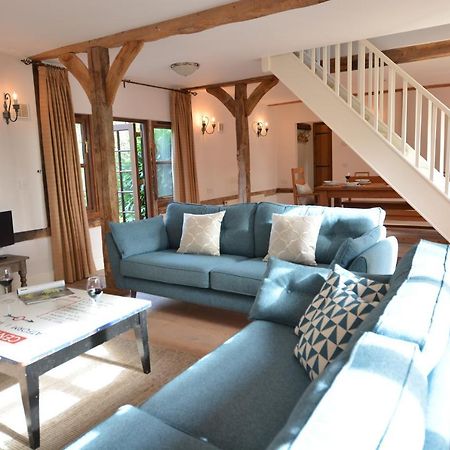Wheelwright'S Barn Villa เฮลส์เวิร์ธ ภายนอก รูปภาพ