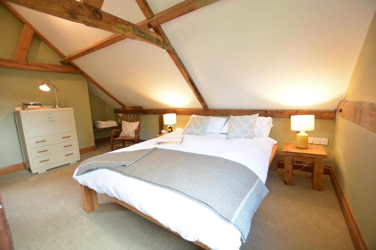 Wheelwright'S Barn Villa เฮลส์เวิร์ธ ภายนอก รูปภาพ