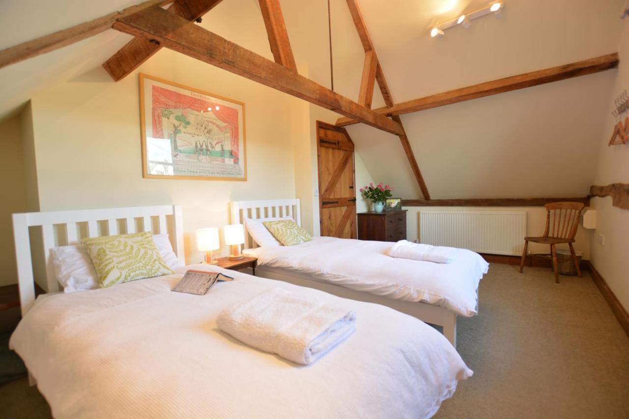 Wheelwright'S Barn Villa เฮลส์เวิร์ธ ภายนอก รูปภาพ