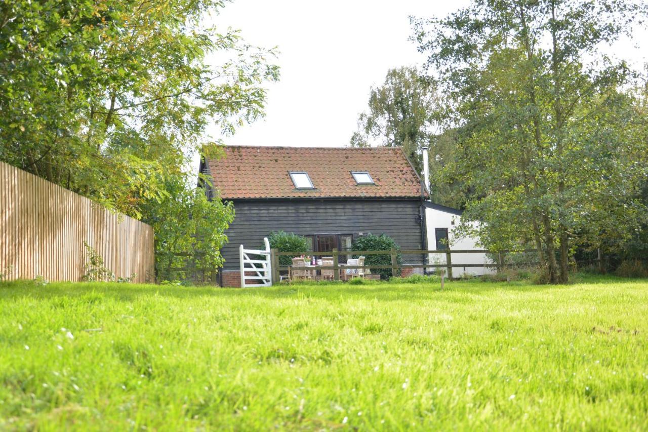 Wheelwright'S Barn Villa เฮลส์เวิร์ธ ภายนอก รูปภาพ